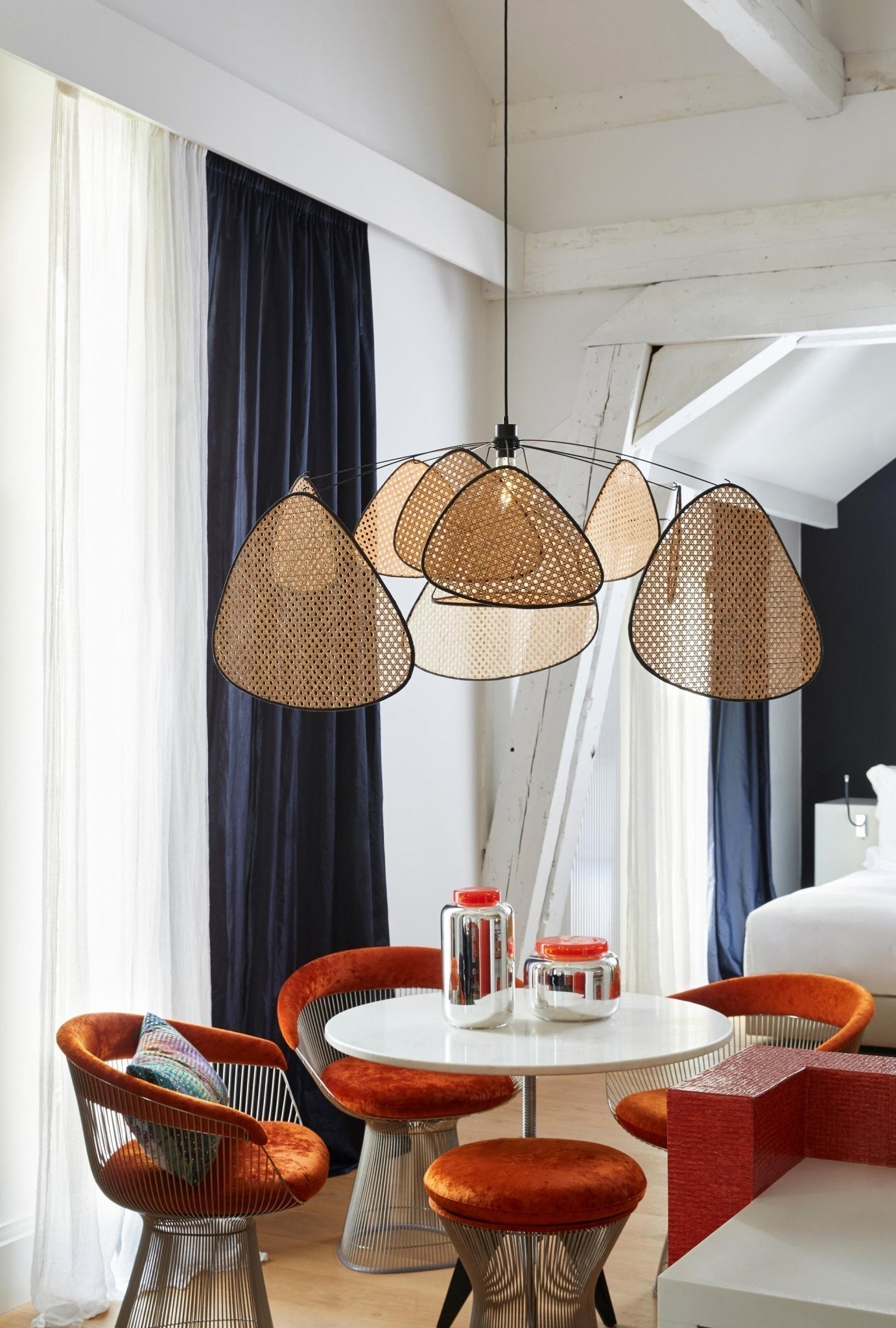 Screen Cannage Suspension - Blowlighting