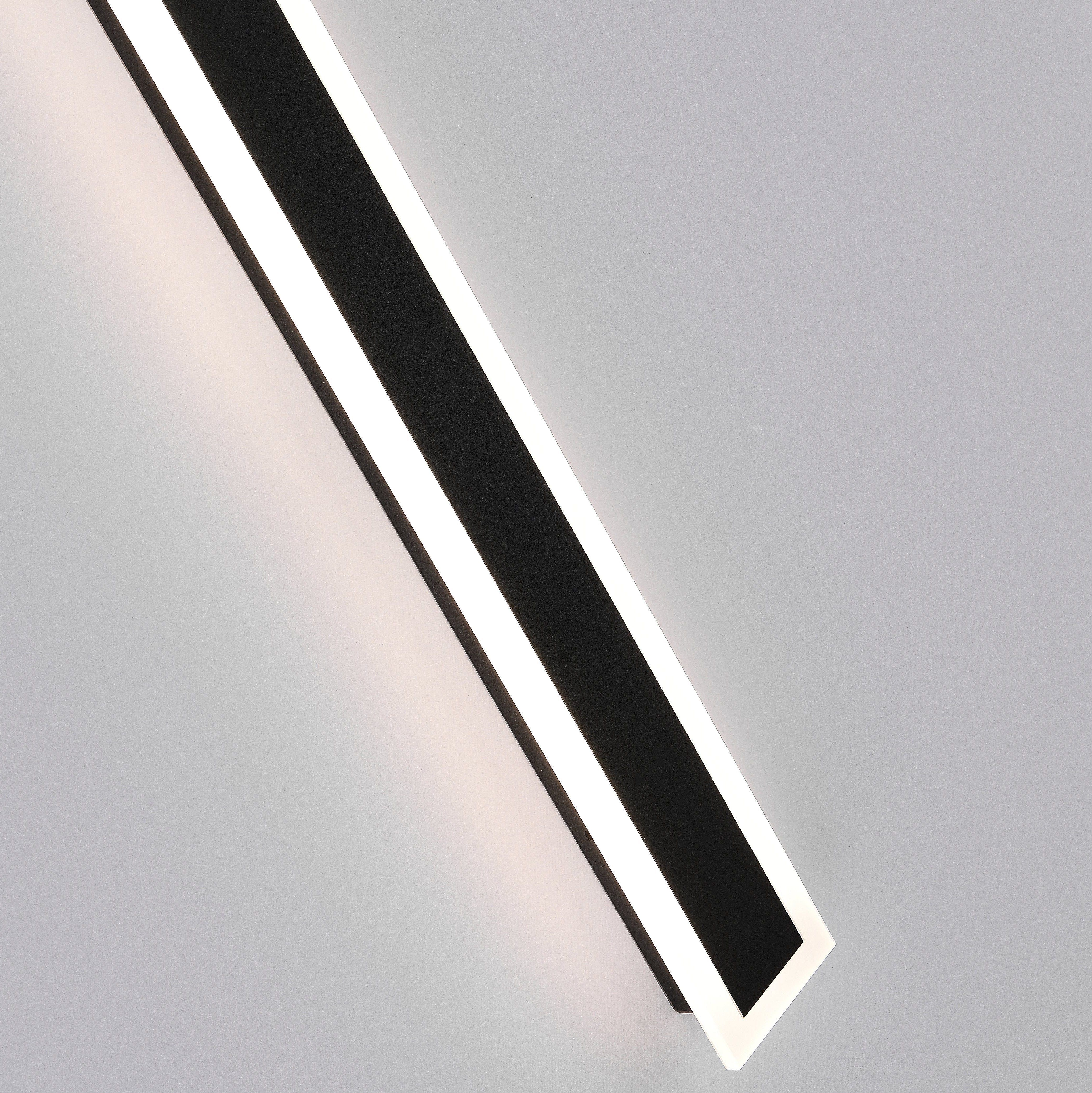 Virex Linear Outdoor Wall Lamp